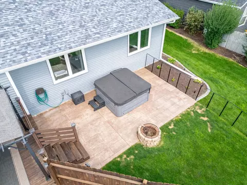 Exterior - 1702 Lorimar Dr, Durand, IL 61024 photo 5 of 7
