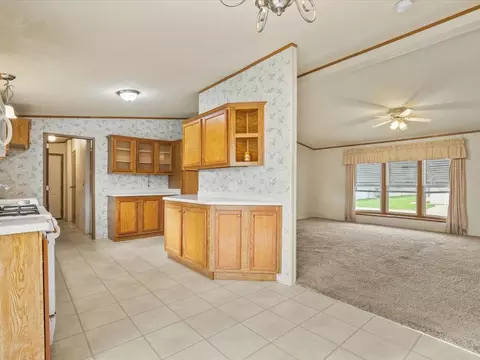 Kitchen - 2134 Iris Ave, Belvidere, IL 61008 photo 4 of 5