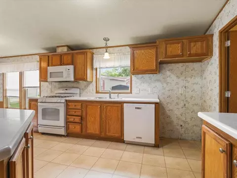 Kitchen - 2134 Iris Ave, Belvidere, IL 61008 photo 1 of 5