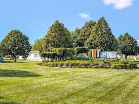 Exterior - 2134 Iris Ave, Belvidere, IL 61008 photo 6 of 9