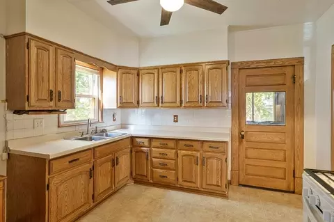 Kitchen - 1124 S State Ave, Freeport, IL 61032 photo 4 of 4