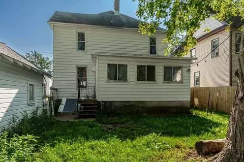 Exterior - 1124 S State Ave, Freeport, IL 61032 photo 5 of 6