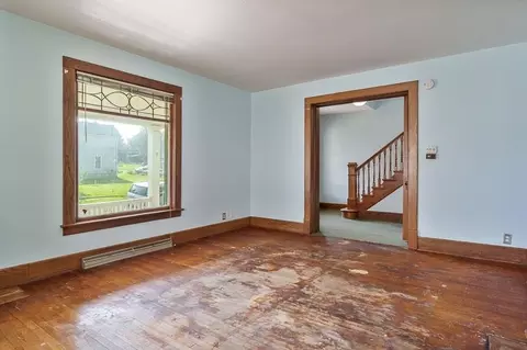Living - 1124 S State Ave, Freeport, IL 61032 photo 3 of 4