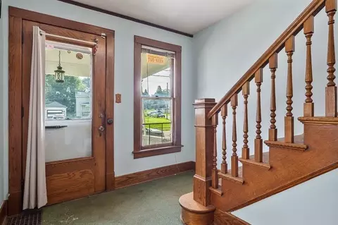 Entry Way - 1124 S State Ave, Freeport, IL 61032 photo 1 of 3