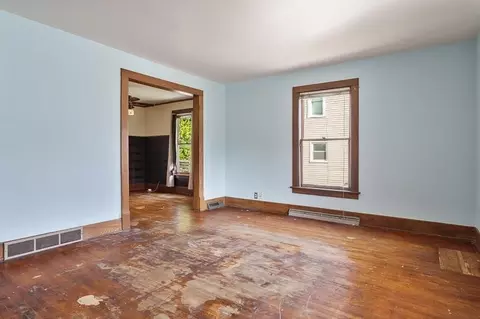 Living - 1124 S State Ave, Freeport, IL 61032 photo 1 of 4