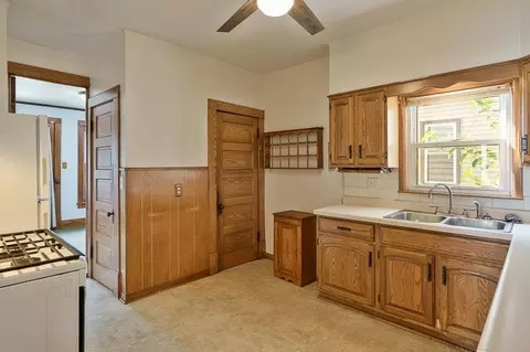 Kitchen - 1124 S State Ave, Freeport, IL 61032 photo 1 of 4