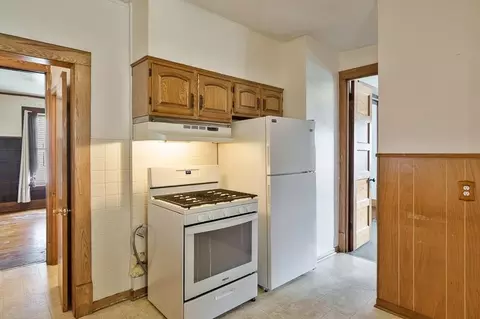 Kitchen - 1124 S State Ave, Freeport, IL 61032 photo 2 of 4