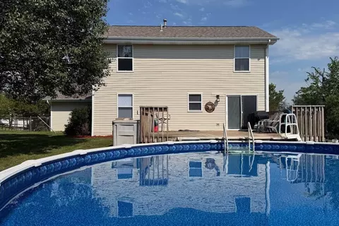 Exterior - 623 Valley View Dr, Pecatonica, IL 61063 photo 5 of 5