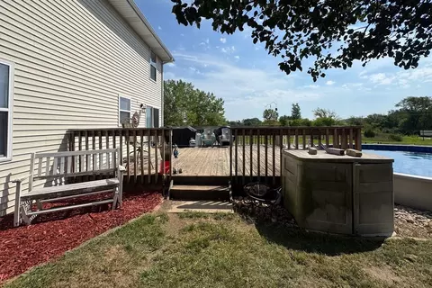 Exterior - 623 Valley View Dr, Pecatonica, IL 61063 photo 2 of 5