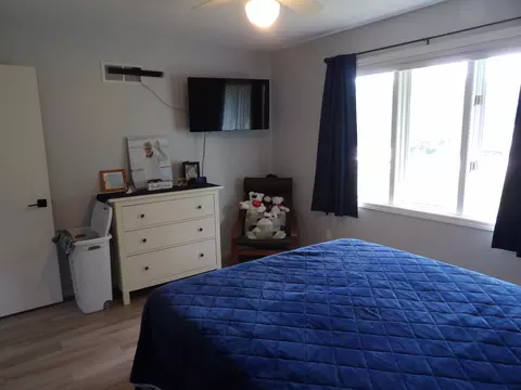 Bedroom - 538 Sandra Cir, Freeport, IL 61032 photo 5 of 8
