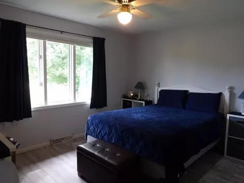 Bedroom - 538 Sandra Cir, Freeport, IL 61032 photo 4 of 8