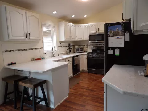 Kitchen - 538 Sandra Cir, Freeport, IL 61032 photo 1 of 2