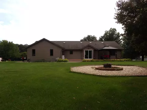 Exterior - 538 Sandra Cir, Freeport, IL 61032 photo 9 of 9