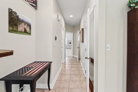 Entry Way - 44 E Point Dr, Galena, IL 61036 photo 2 of 9