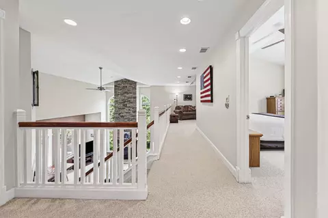 Entry Way - 44 E Point Dr, Galena, IL 61036 photo 6 of 9