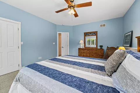 Bedroom - 44 E Point Dr, Galena, IL 61036 photo 2 of 8