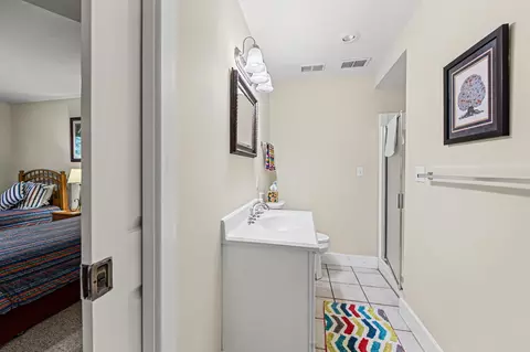 Bath - 44 E Point Dr, Galena, IL 61036 photo 7 of 7