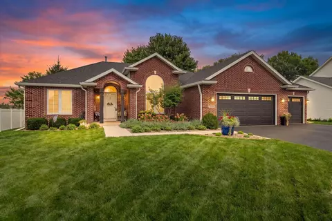 7225 Wimbledon Rd, Machesney Park, IL 61115