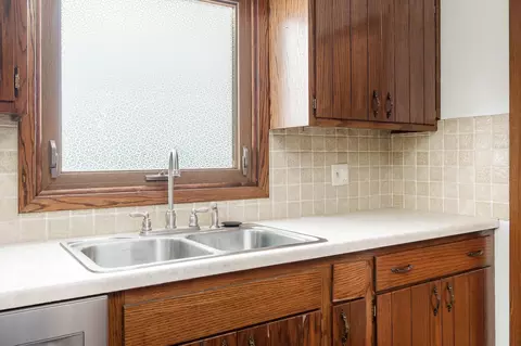 Kitchen - 1507 Gorham Pl, Rockford, IL 61107 photo 4 of 7