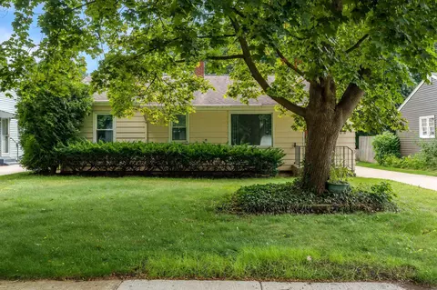 Exterior - 1507 Gorham Pl, Rockford, IL 61107 photo 2 of 4
