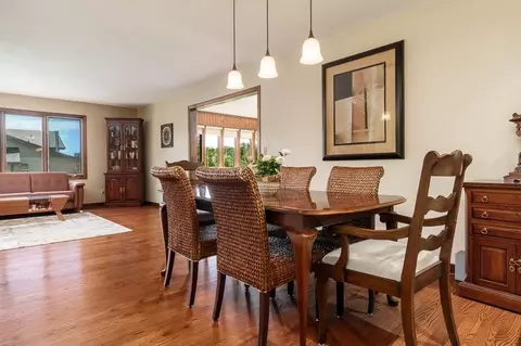 Dining - 12632 N Gate Rd, Roscoe, IL 61073 photo 3 of 4