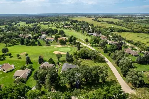 View/Area - 12632 N Gate Rd, Roscoe, IL 61073 photo 7 of 10