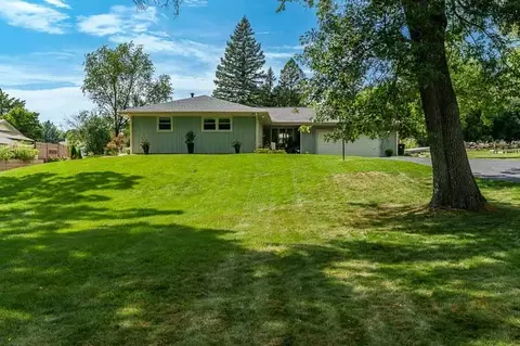 Exterior - 12632 N Gate Rd, Roscoe, IL 61073 photo 2 of 10