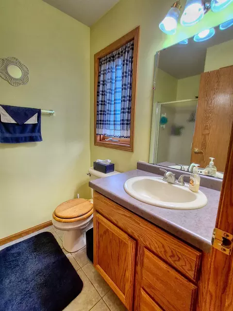 Bath - 4-23 R Grandview, Lanark, IL 61046 photo 1 of 2