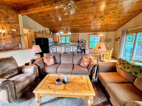 Living - 4-23 R Grandview, Lanark, IL 61046 photo 4 of 5