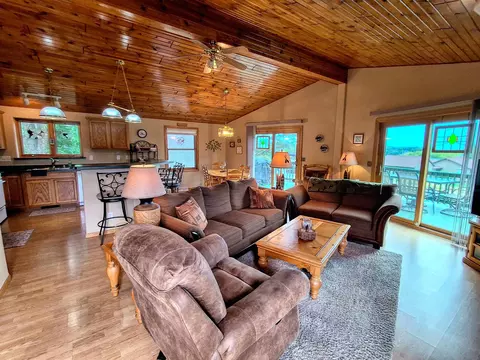 Living - 4-23 R Grandview, Lanark, IL 61046 photo 1 of 5