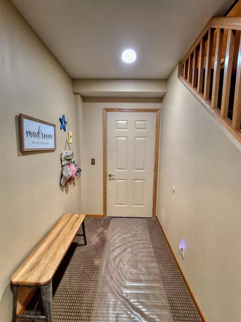 Entry Way - 4-23 R Grandview, Lanark, IL 61046 photo 1 of 1