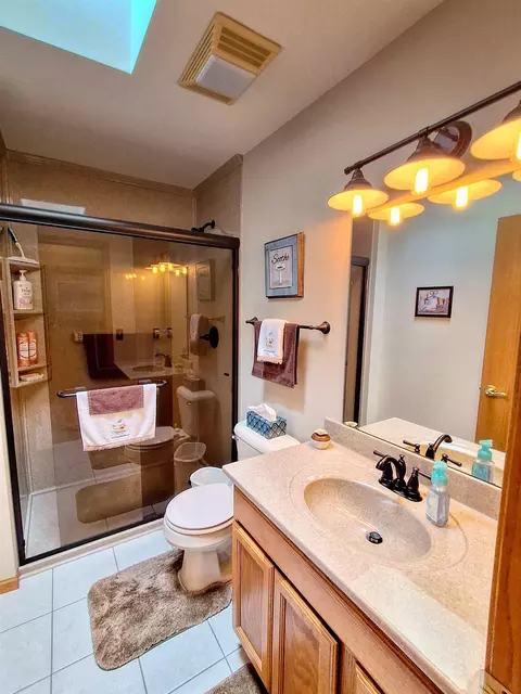 Bath - 4-23 R Grandview, Lanark, IL 61046 photo 2 of 2
