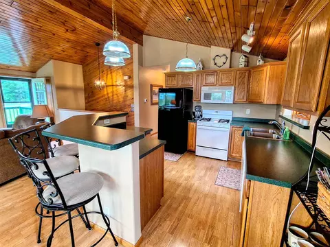 Kitchen - 4-23 R Grandview, Lanark, IL 61046 photo 3 of 3