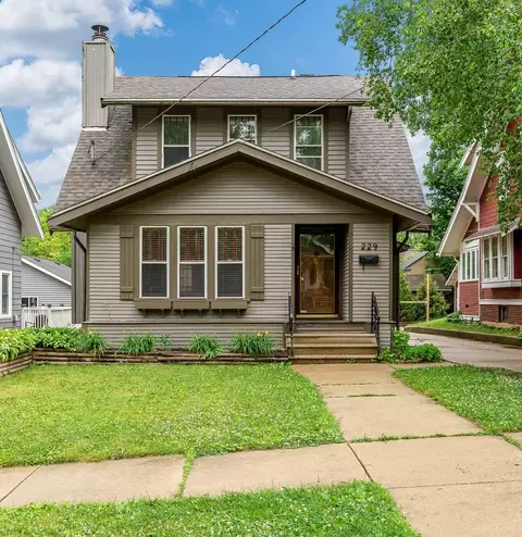 229 N Gardiner Ave, Rockford, IL 61107