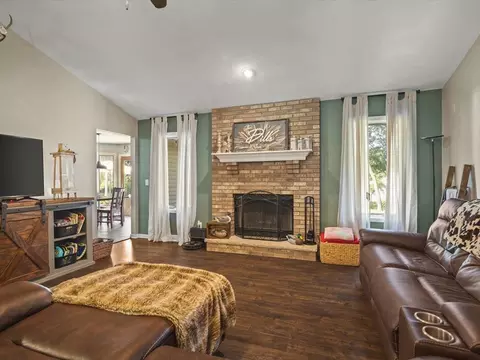 Living - 6783 N Summit Dr, Byron, IL 61010 photo 2 of 4