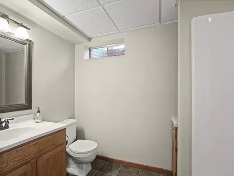 Bath - 6783 N Summit Dr, Byron, IL 61010 photo 6 of 7