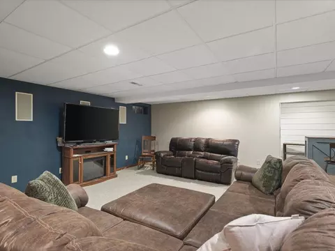 Living - 6783 N Summit Dr, Byron, IL 61010 photo 3 of 4