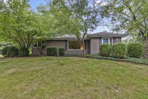 713 Coolidge Pl, Rockford, IL 61107