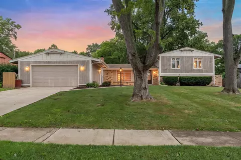 5106 Highcrest Rd, Rockford, IL 61107