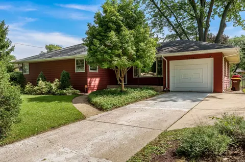 2508 Wyoming Dr, Rockford, IL 61108