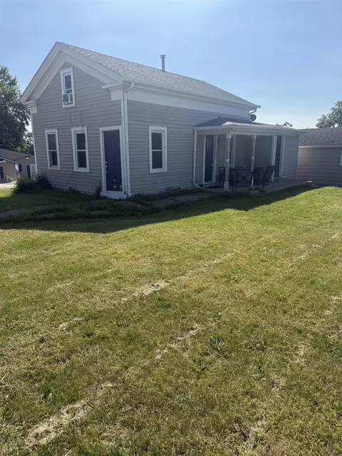 240 E Blackhawk Dr, Byron, IL 61010 photo 3