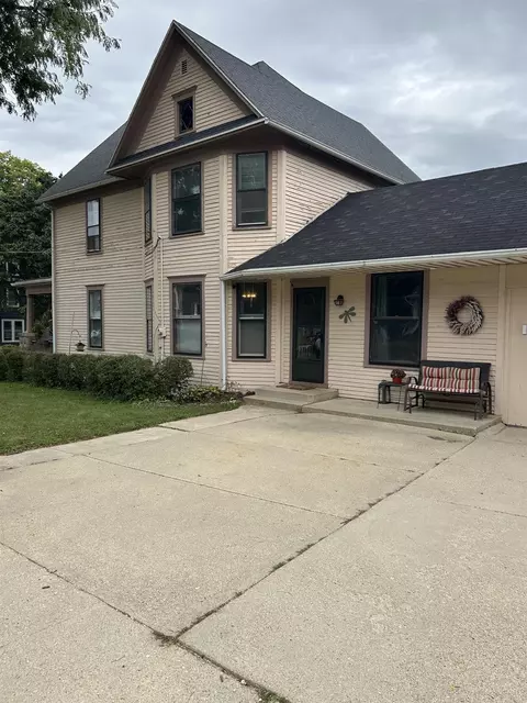 Other - 203 E Jefferson St, Freeport, IL 61032 photo 1 of 4
