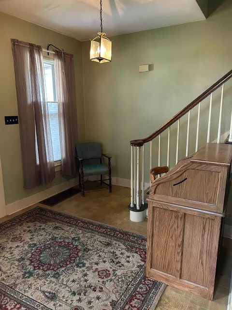 Entry Way - 203 E Jefferson St, Freeport, IL 61032 photo 1 of 2