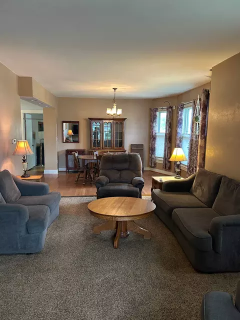 Living - 203 E Jefferson St, Freeport, IL 61032 photo 1 of 3