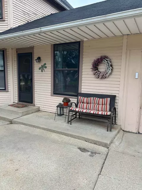 Exterior - 203 E Jefferson St, Freeport, IL 61032 photo 7 of 7