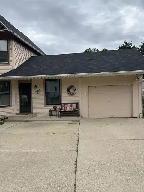 Other - 203 E Jefferson St, Freeport, IL 61032 photo 2 of 4
