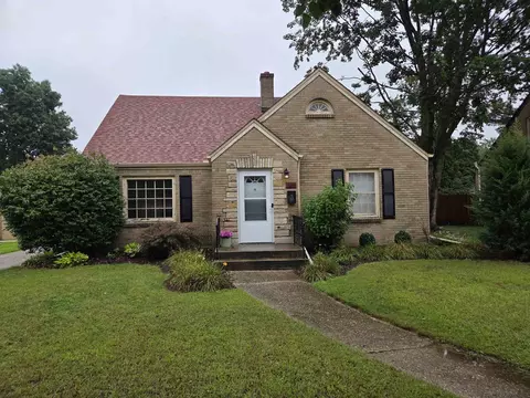 519 N Oak Knolls Ave, Rockford, IL 61107