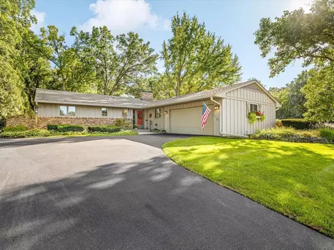 3233 Alta Vista Rd, Rockford, IL 61107