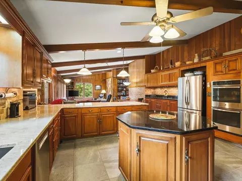 Kitchen - 7380 Kinnikinnick Dr, Roscoe, IL 61073 photo 9 of 11