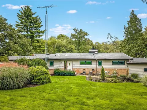 Exterior - 7380 Kinnikinnick Dr, Roscoe, IL 61073 photo 2 of 13